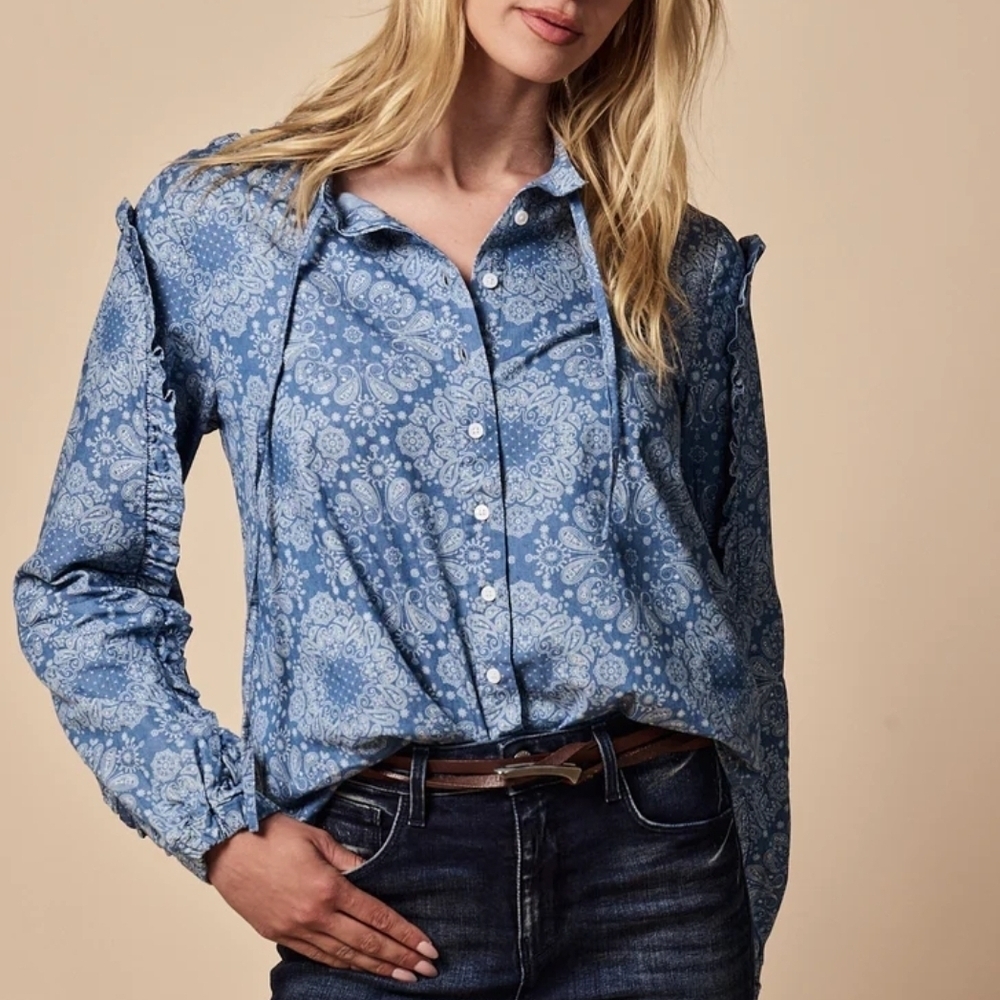 The Shirt by Rochelle Behrens Blue Patterned Button Down Size Small